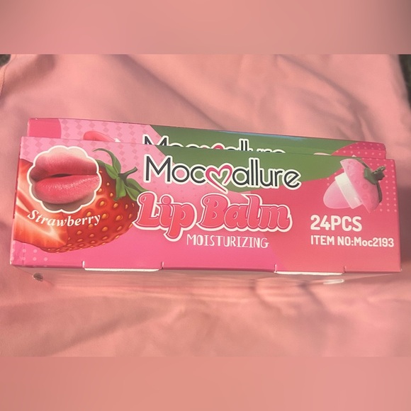 Mocallure Strawberry Lip Balm Box Set - Picture 2 of 5